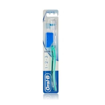 ORAL-B 1-2-3 Indicator Medium Οδοντόβουρτσα Μέτρια με Καπάκι Χρώμα Πράσινο 1τμχ