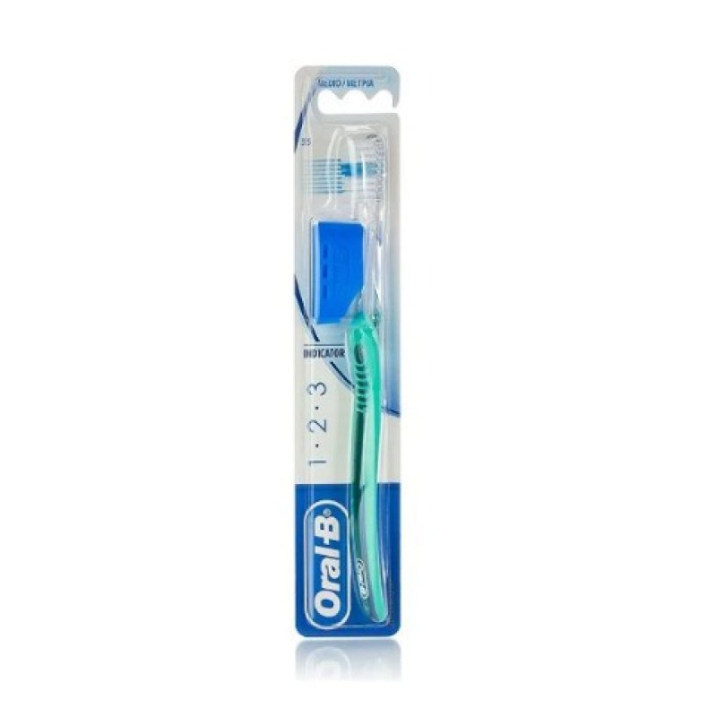 ORAL-B 1-2-3 Indicator Medium Οδοντόβουρτσα Μέτρια με Καπάκι Χρώμα Πράσινο 1τμχ