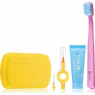 CURAPROX Travel Set Πακέτο Ταξιδιού Στοματικής Υγιεινής με Οδοντόκρεμα 10ml, Οδοντόβουρτσα Πτυσσόμενη, Μεσοδόντιο Βουρτσάκι Καθαρισμού & Κουτί Μεταφοράς Χρώμα Κίτρινο 1τμχ