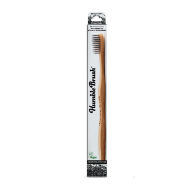 THE HUMBLE CO. Adult Soft Charcoal Infused Toothbrush Οδοντόβουρτσα απο Μπαμπού με Μαλακή Τρίχα Εμποτισμένη με Ενεργό Άνθρακα 1τμχ